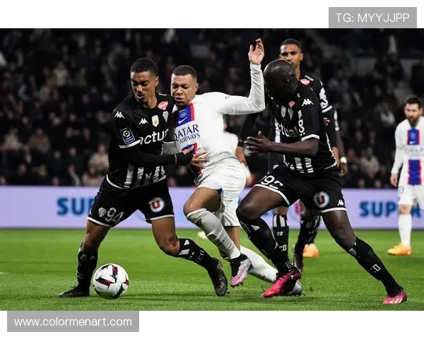 大巴黎轻松战胜里尔豪取法甲五连胜 展现强劲冠军之势 大巴黎轻松战胜里尔豪取法甲五连胜 展现强劲冠军之势