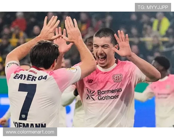 多特蒙德与勒沃库森关注利兹联16岁中场新星萨姆阿尔克