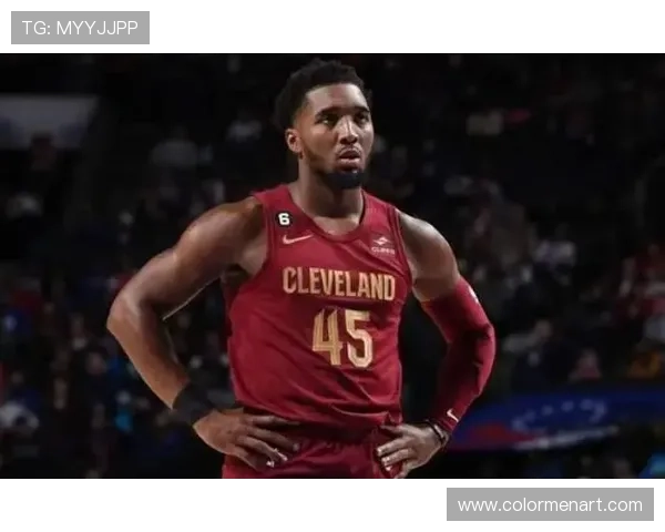 米切尔短暂出战18分钟表现平平贡献7分1板2助2断展现潜力